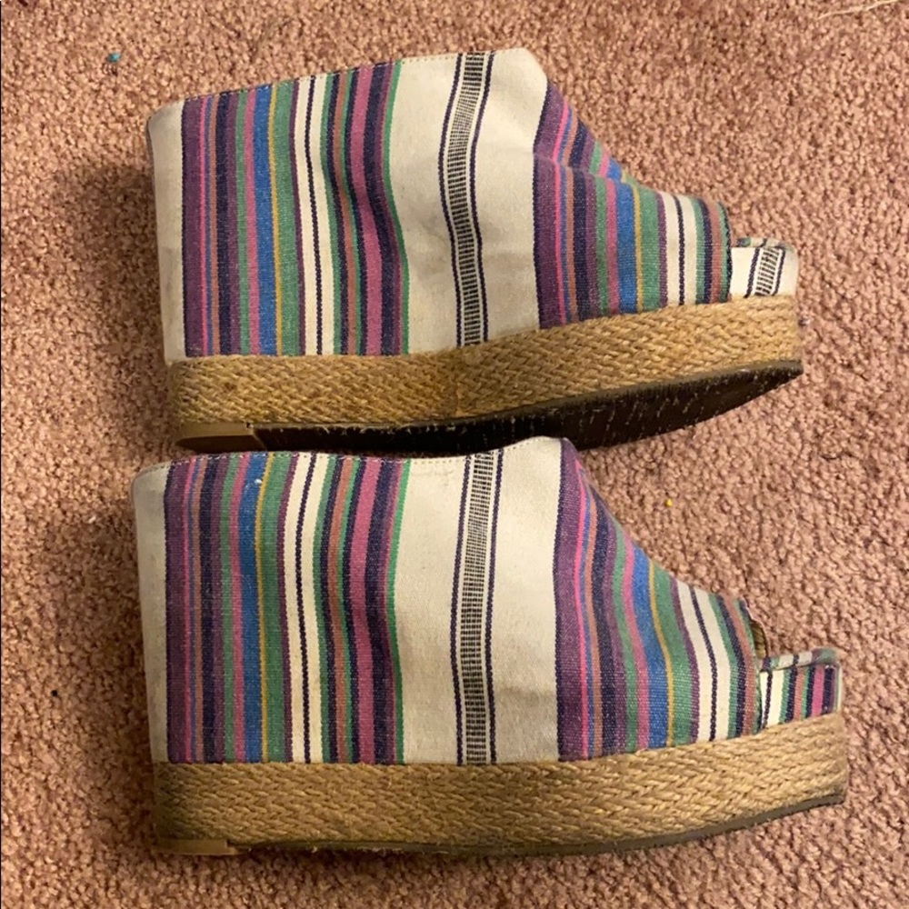 Chinese Laundry Platform Wedge